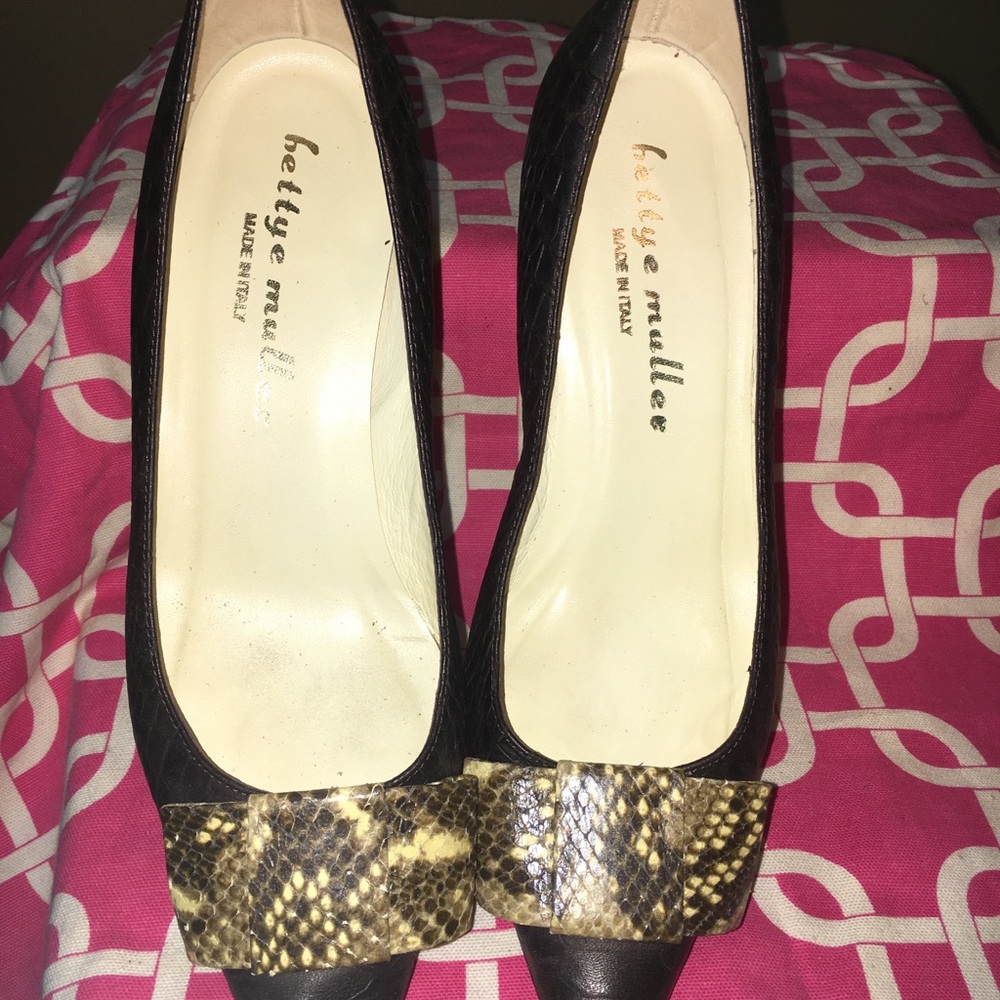 Shoes - Picture 2 of 4